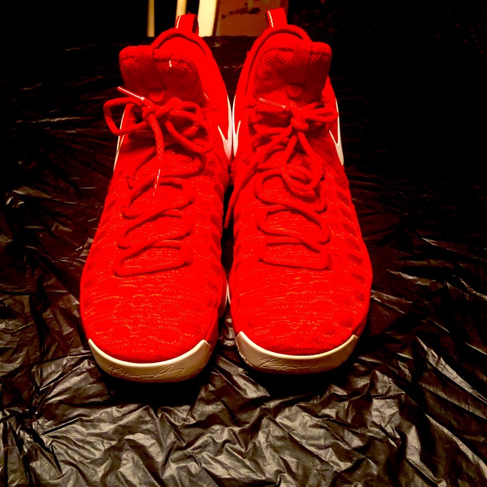 Men’s NIKE KD size 10 great condition